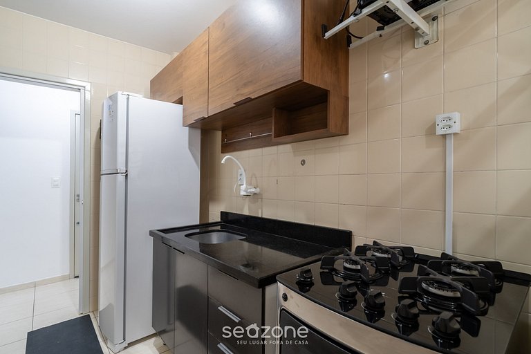 Apto c/ 2Q e varanda no Centro de Floripa CEB1106