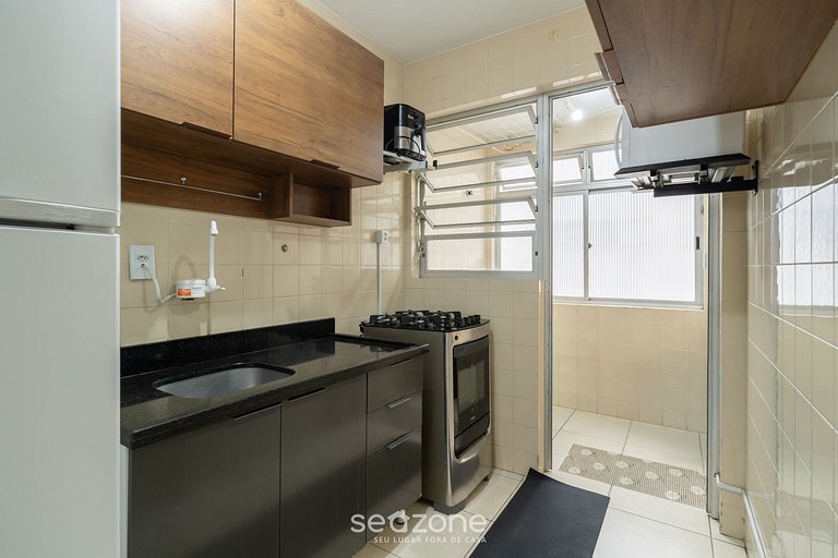 Apto c/ 2Q e varanda no Centro de Floripa CEB1106