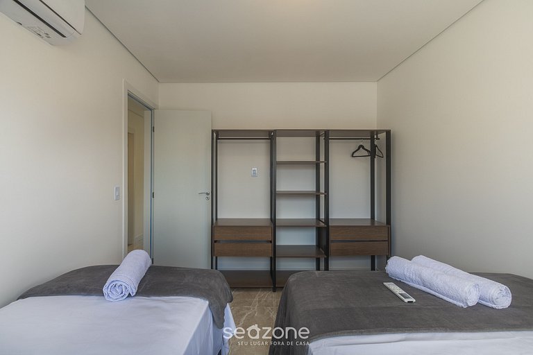 Apto c/ varanda a 350m da Praia no Centro PRY0106