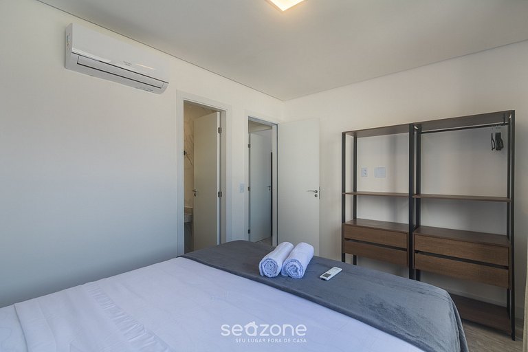 Apto c/ varanda a 350m da Praia no Centro PRY0106