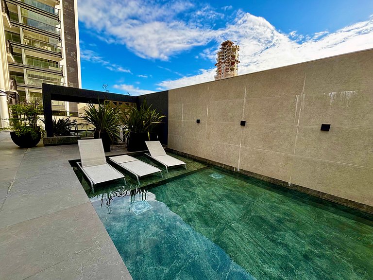 Apto a 300m da Praia em prédio c/ piscina FNK1905