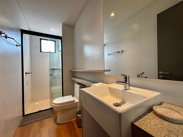 Apto a 300m da Praia em prédio c/ piscina FNK1905