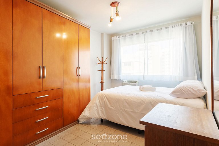 Apto com varanda 400m do mar B Camboriú RFT505