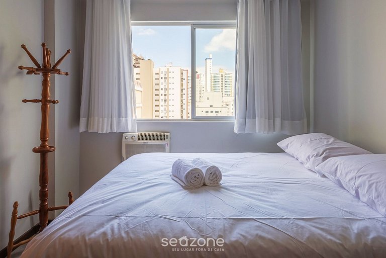 Apto com varanda 400m do mar B Camboriú RFT505