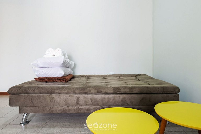 Apto com varanda 400m do mar B Camboriú RFT505