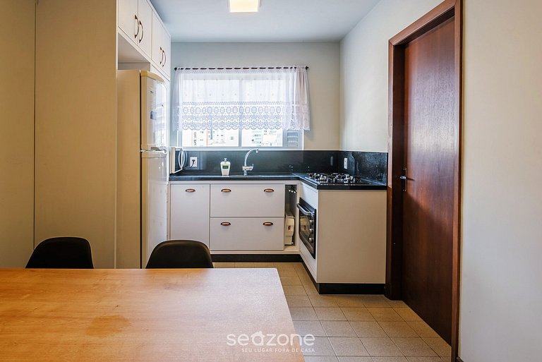 Apto com varanda 400m do mar B Camboriú RFT505