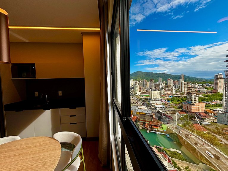 Apto a 300m da Praia em prédio c/ piscina FNK1905