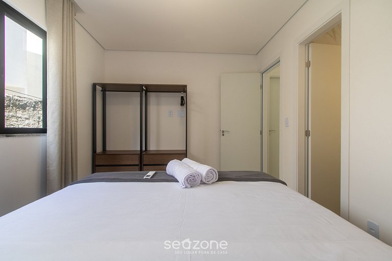 Apto em cond. c/ piscina e churrasqueira PRY0009