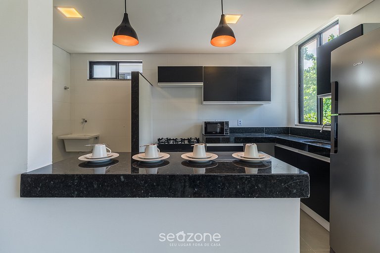 Apto c/ 2Q e varanda a 350m do mar, Centro PRY0108