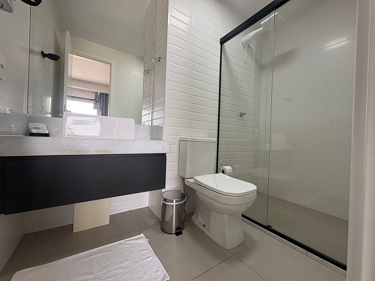 Estúdio em Cond. c/ Piscina e Churrasq. IDVB2703