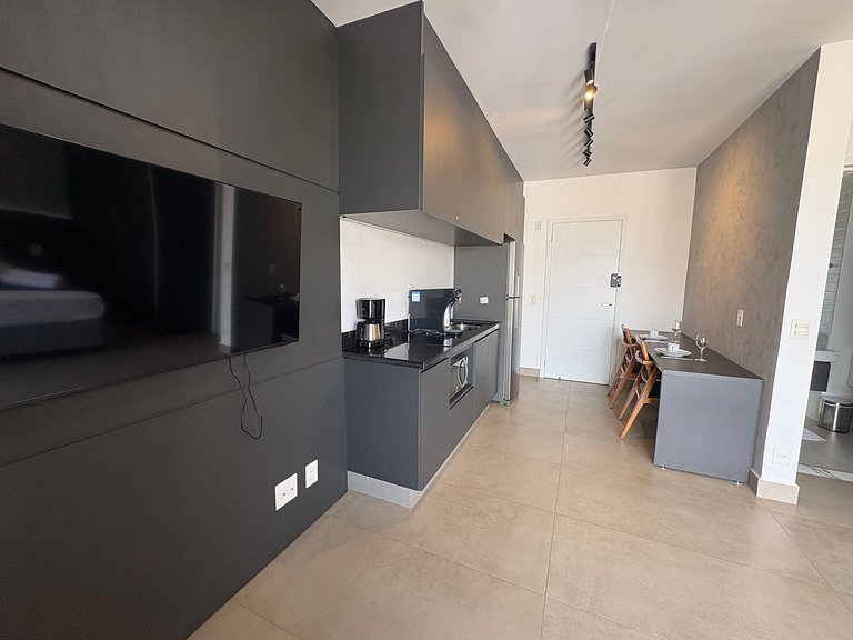 Estúdio em Cond. c/ Piscina e Churrasq. IDVB2703