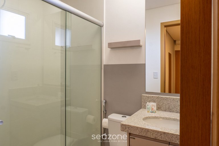 Apto Confortável em Cond. c/ Piscina GRLB1403