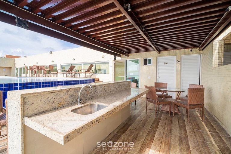 Sua estadia completa com piscina na cobertura, a 40m da prai