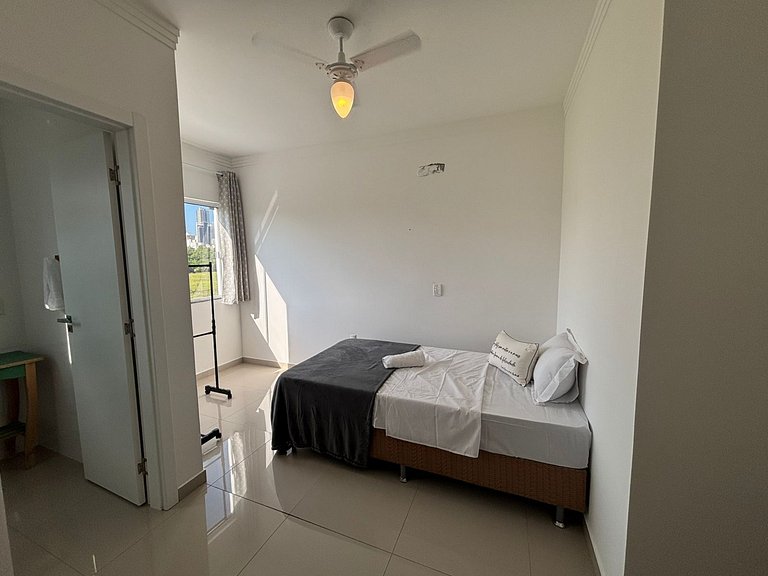 Casa de dos pisos con 2 suites en Perequê BFJ0506