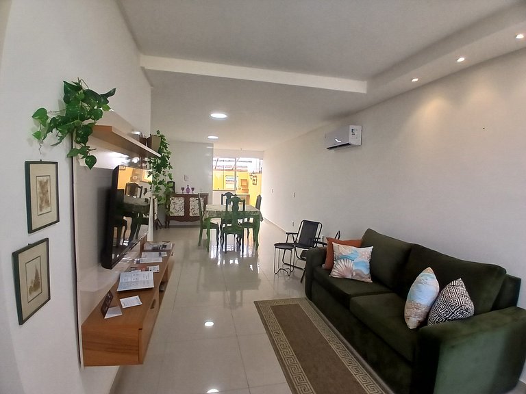 Casa de dos pisos con 2 suites en Perequê BFJ0506