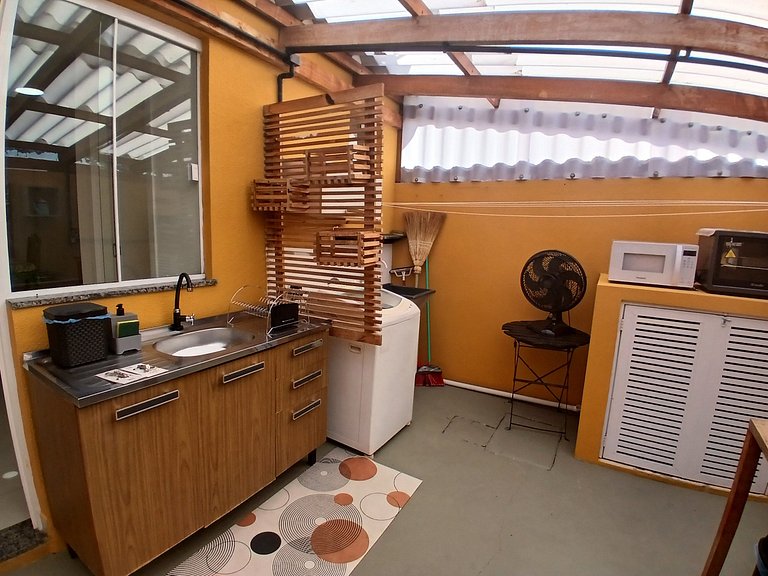 Casa de dos pisos con 2 suites en Perequê BFJ0506