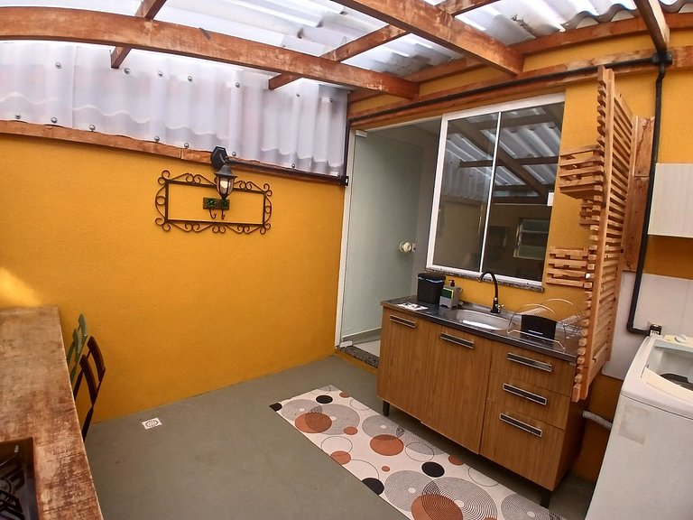 Casa de dos pisos con 2 suites en Perequê BFJ0506