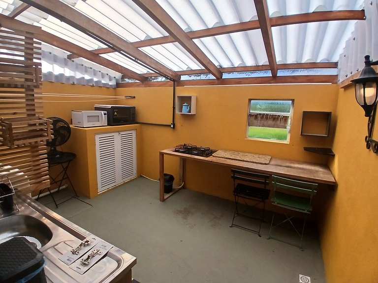 Sobrado com 2 suítes em Perequê BFJ0506