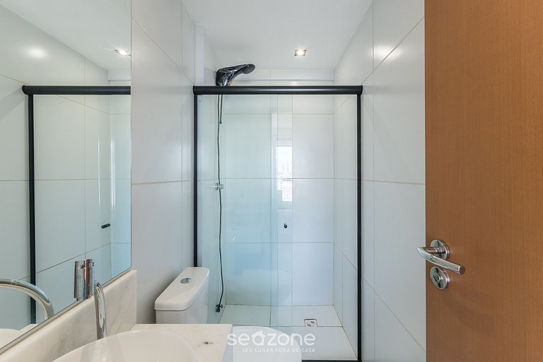 Studio c/ varanda na Barra, 500m da Praia ZNB1601