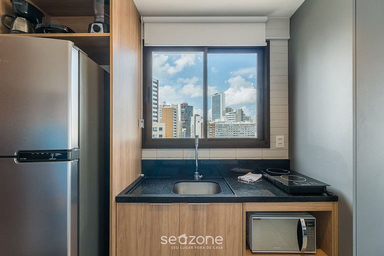 Studio c/ varanda na Barra, 500m da Praia ZNB1601