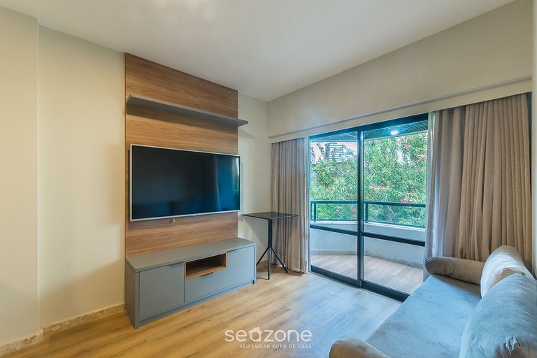 Apto c/ varanda a passos da praia da Barra TLR0113