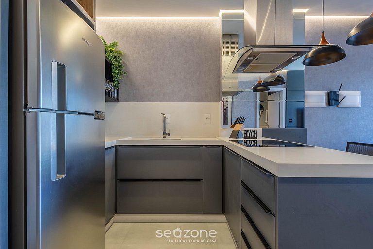 Studio moderno em Meia Praia a 220m do Mar FFS1407