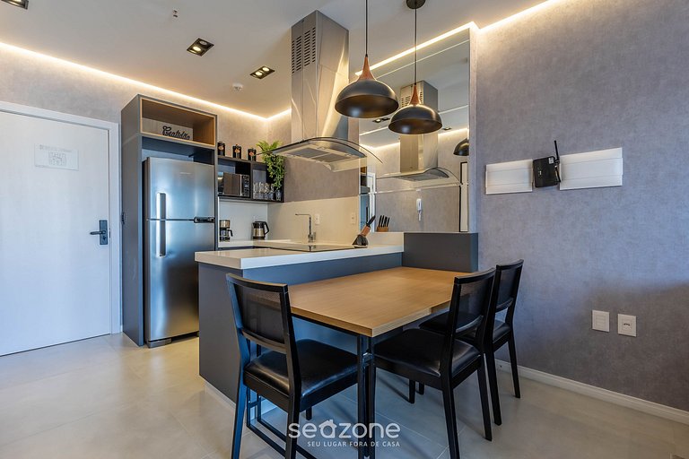 Studio moderno em Meia Praia a 220m do Mar FFS1407