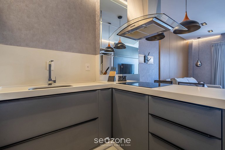 Studio moderno em Meia Praia a 220m do Mar FFS1407