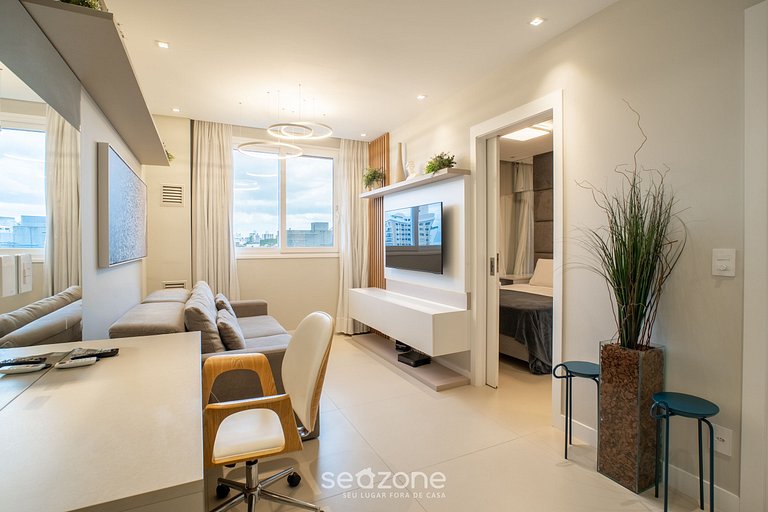 Apto em edf. c/ piscina no Centro-Floripa CJO0202