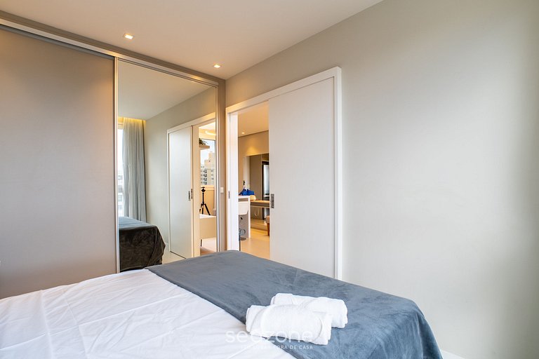 Apto em edf. c/ piscina no Centro-Floripa CJO0202