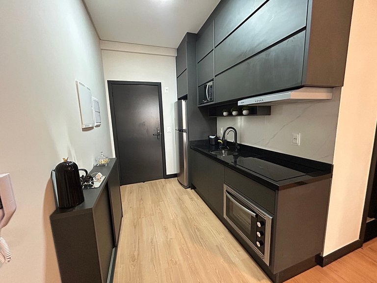 Estúdio em edf. c/ piscina, 550m do mar LDU0202