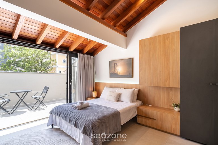 Studio c/ sacada privativa em Floripa CMA0201