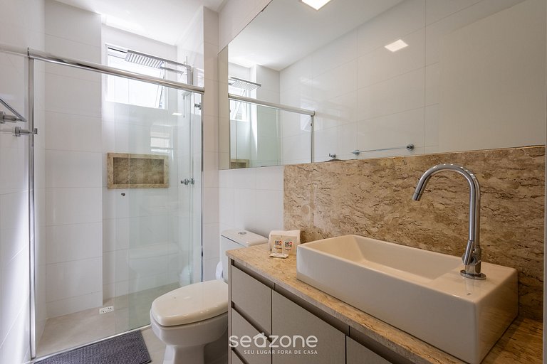 Apto c/ varanda gourmet a 450m da praia REB0802