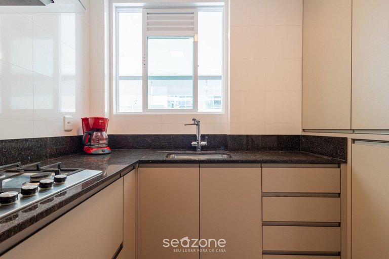 Apto c/ varanda gourmet a 450m da praia REB0802