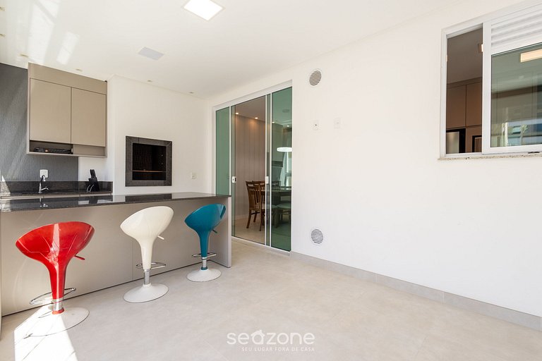 Apto c/ varanda gourmet a 450m da praia REB0802