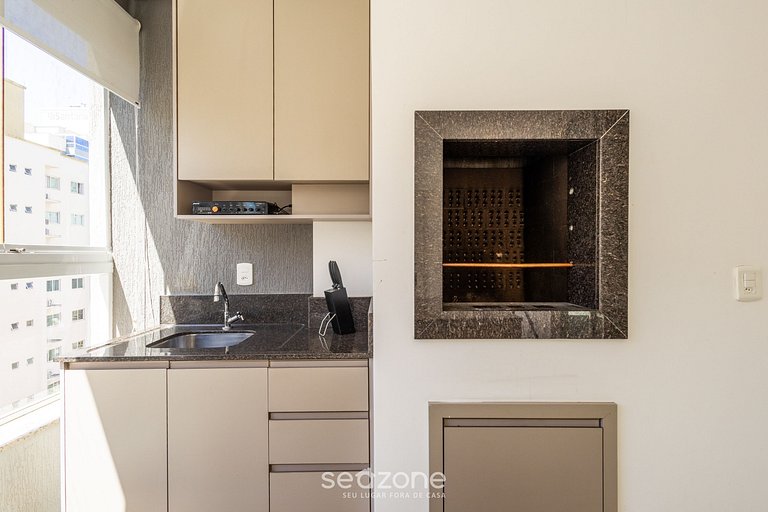 Apto c/ varanda gourmet a 450m da praia REB0802