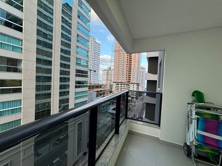 Apto c/ Churrasqueira a 300 m da Praia MAY0501