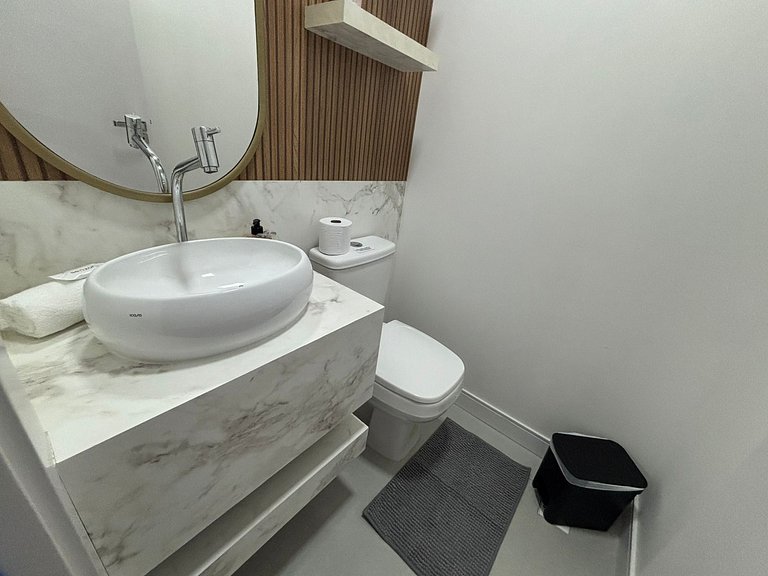 Apto c/ Churrasqueira a 300 m da Praia MAY0501