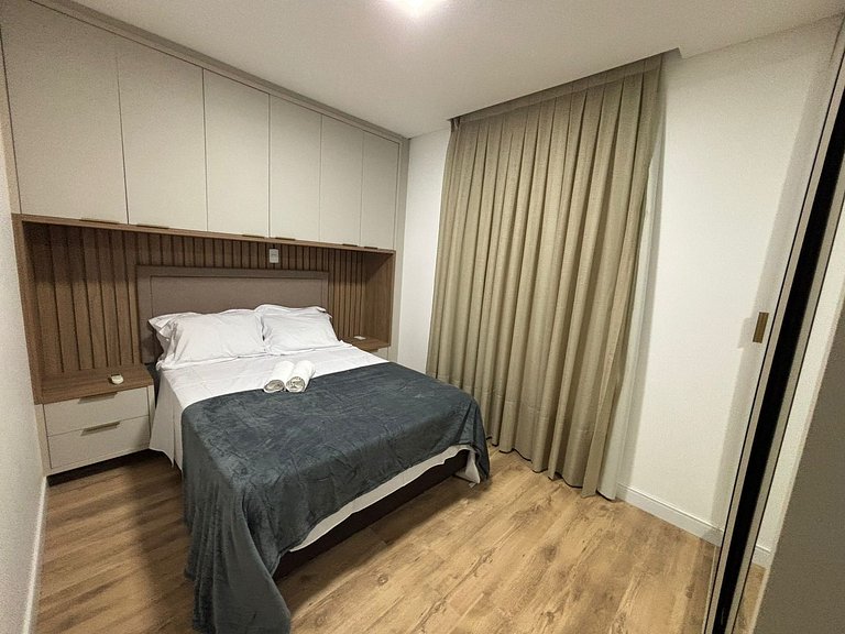 Apto c/ Churrasqueira a 300 m da Praia MAY0501