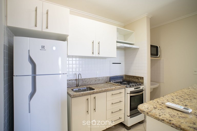 Apto em cond. à beira-mar c/ piscina PRO0111