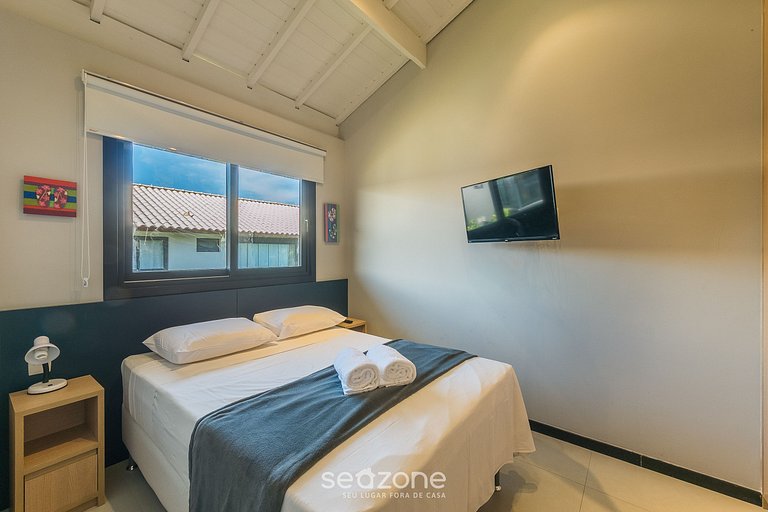 Apto em cond. c/ piscina na Praia do Forte VLP0211