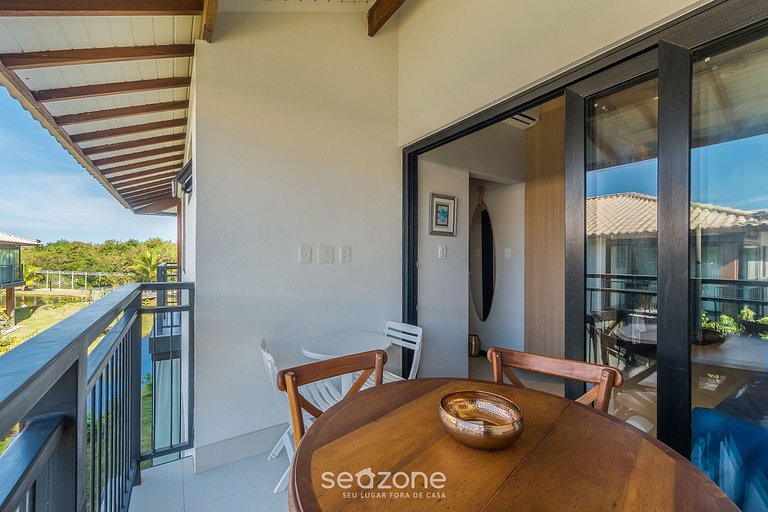 Apto em cond. c/ piscina na Praia do Forte VLP0211