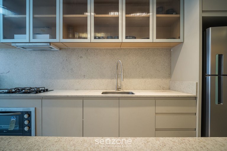 Apto c/ churrasq. e varanda a 220m do Mar RTY0216