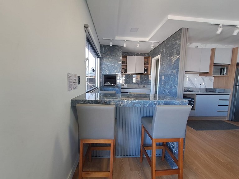 Apto c/ churrasqueira a 200m da Praia IFA0054