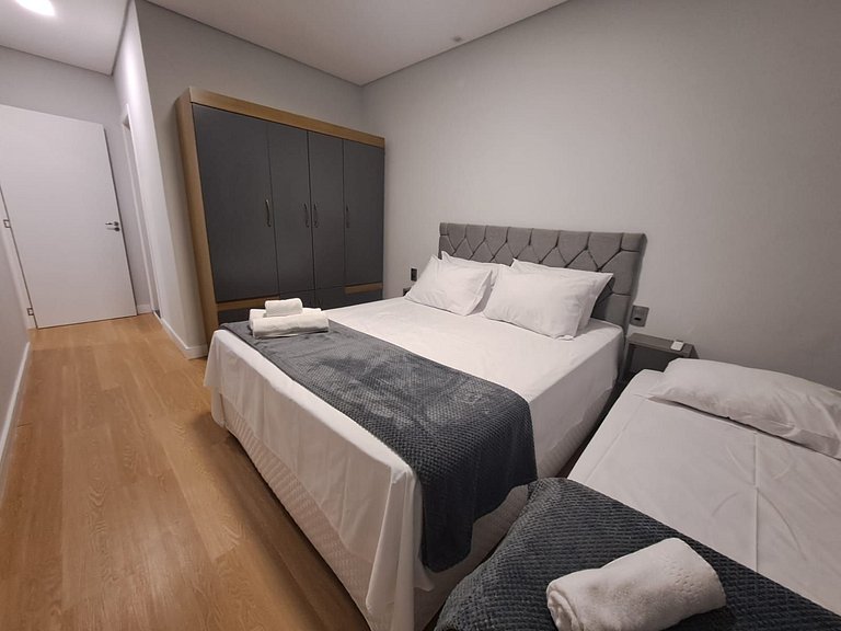 Apto c/ churrasqueira a 200m da Praia IFA0054