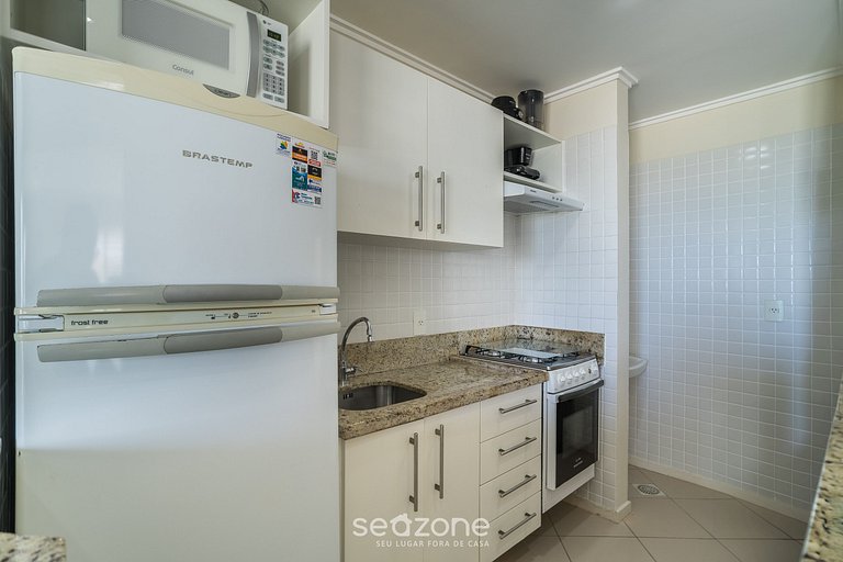 Apto c/ Churrasqueira em cond. Beira-mar PRO0113