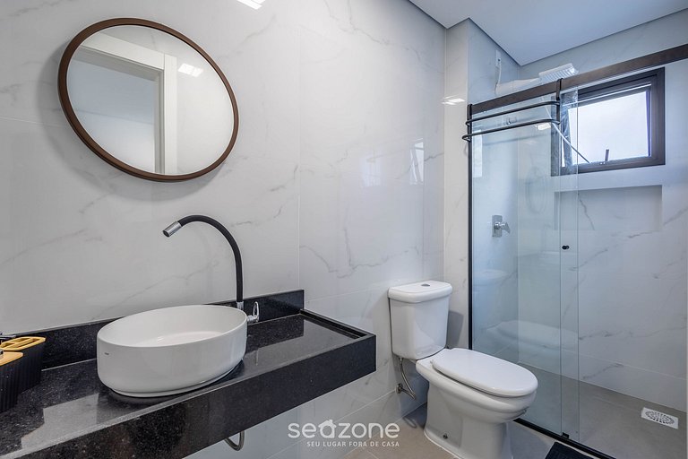 Apto c/ varanda e churrasq. a 250m do Mar RMP0102