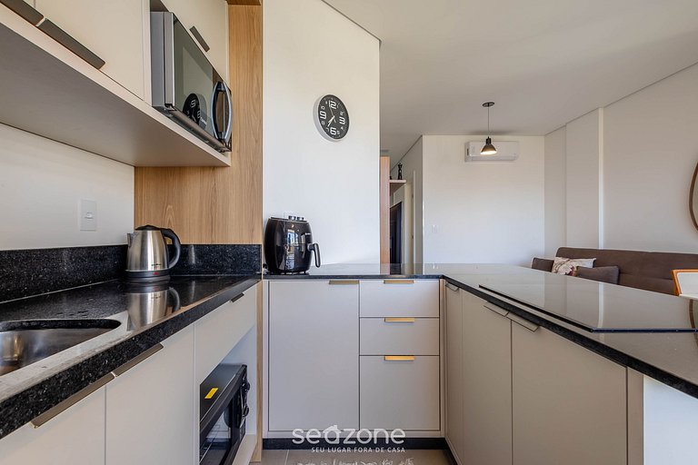 Apto c/ varanda e churrasq. a 250m do Mar RMP0102