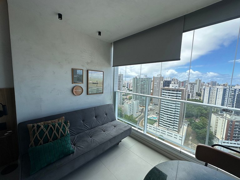 Studio con balcón en edificio con piscina URB1406