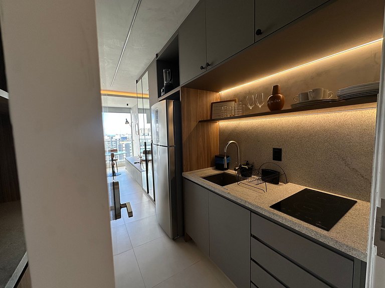 Studio con balcón en edificio con piscina URB1406